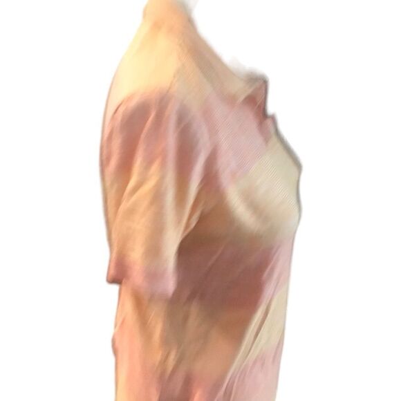 Old Navy XL Short Sleeve Athletic Top - Picture 9 of 11